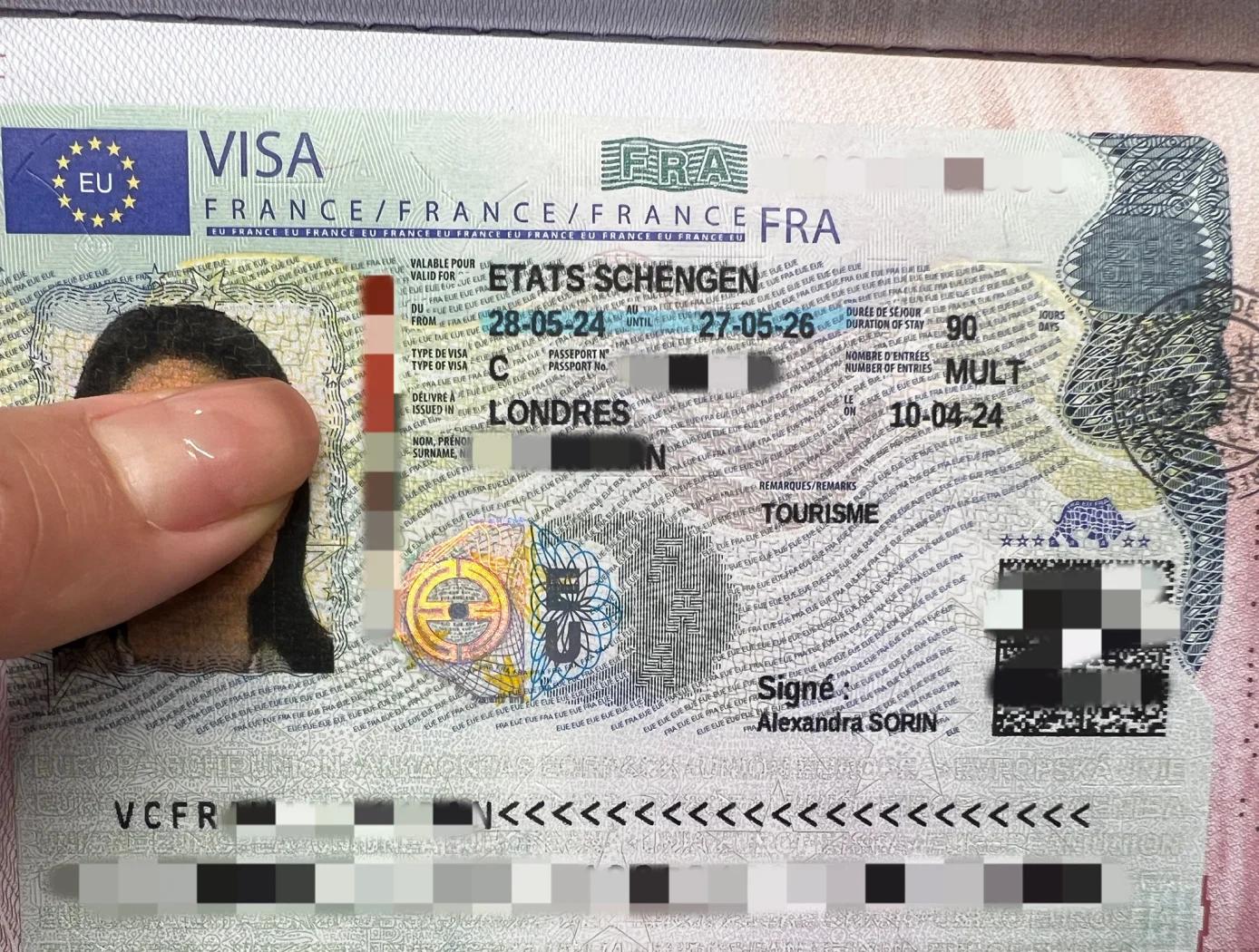 法国签证上的白色警告条可以撕掉吗?